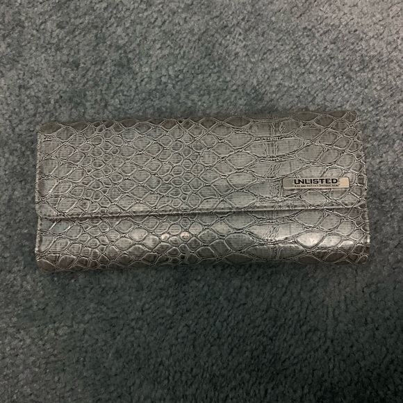 Brand new kenneth cole grey snake print wallet
